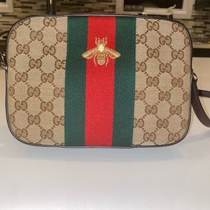 Authentic GUCCI Supreme Monogram Bee Web Camera Bag - NEVER WORN